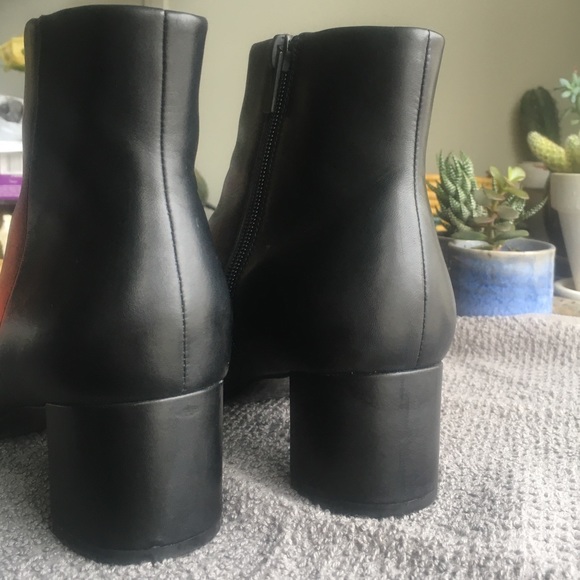 Via Spiga Vinson Block Heel Leather Ankle Boot - Picture 8 of 8